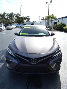 2019 Toyota Camry SE   - Photo 5 - Naples, FL 34104