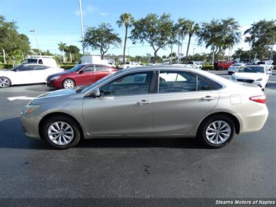 2015 Toyota Camry LE   - Photo 10 - Naples, FL 34104