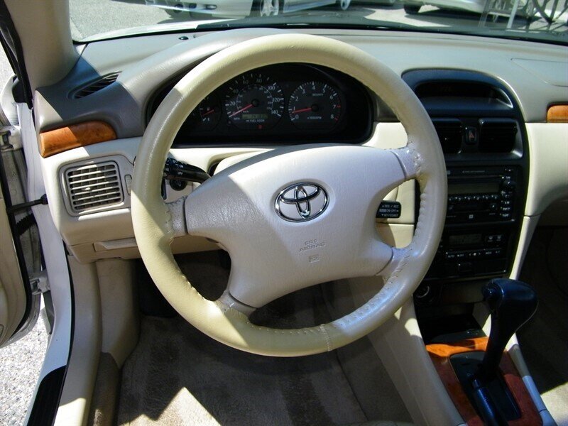 2002 Toyota Camry Solara SE V6 photo