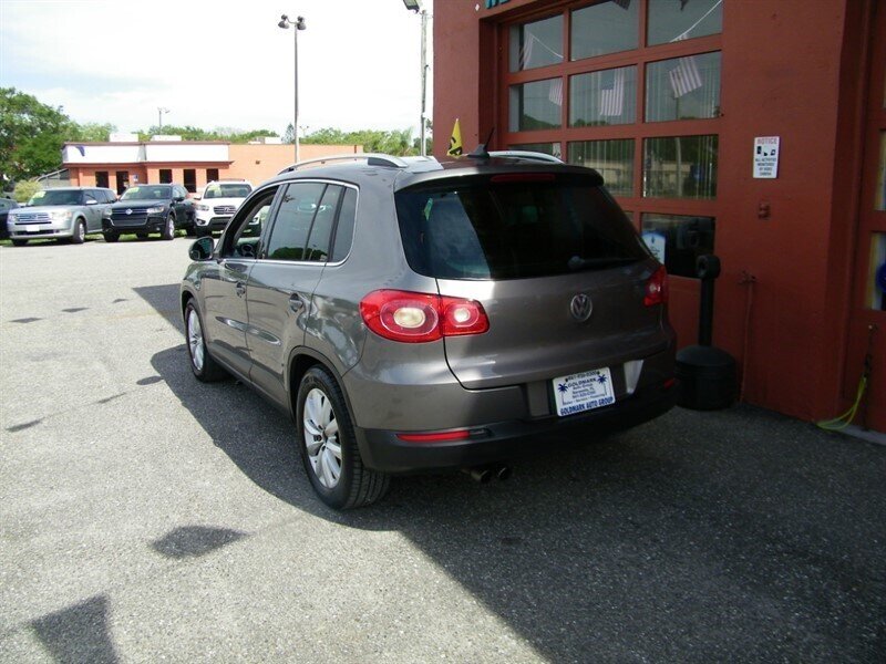 2011 Volkswagen Tiguan S photo