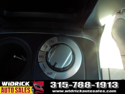 2018 Toyota 4Runner SR5   - Photo 13 - Watertown, NY 13601