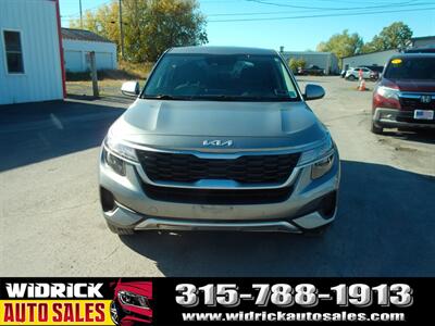 2023 Kia Seltos LX   - Photo 2 - Watertown, NY 13601