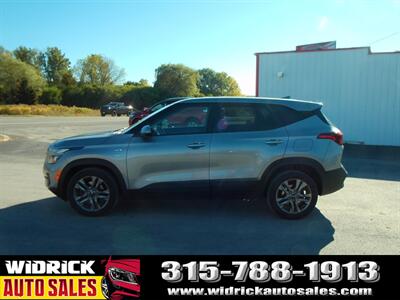 2023 Kia Seltos LX   - Photo 8 - Watertown, NY 13601