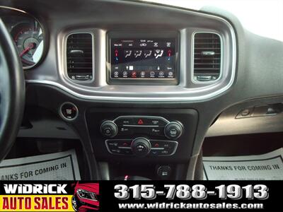 2022 Dodge Charger SXT   - Photo 8 - Watertown, NY 13601