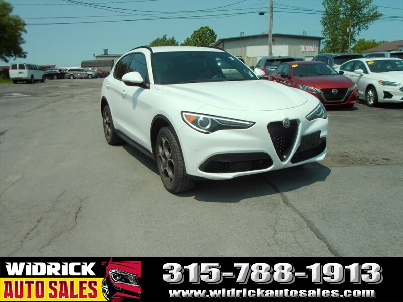 2022 Alfa Romeo Stelvio Sprint  