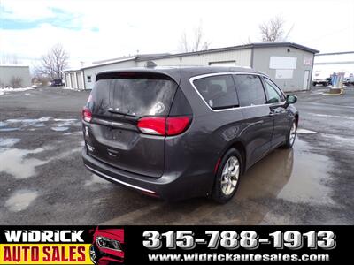 2019 Chrysler Pacifica Touring Plus   - Photo 5 - Watertown, NY 13601