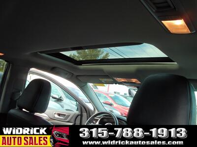 2019 Toyota Highlander XLE   - Photo 14 - Watertown, NY 13601