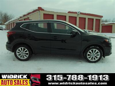 2022 Nissan Rogue Sport S   - Photo 10 - Watertown, NY 13601