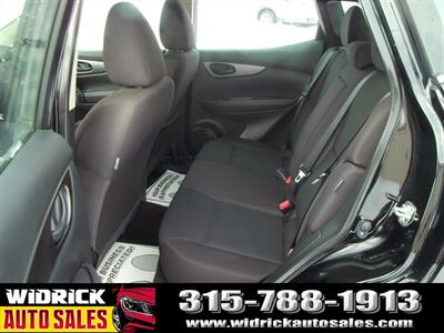 2022 Nissan Rogue Sport S   - Photo 5 - Watertown, NY 13601