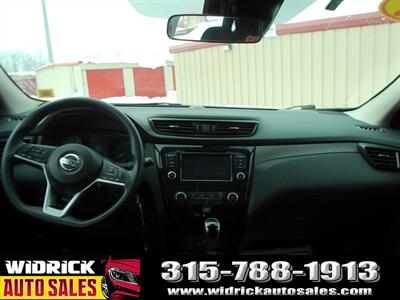 2022 Nissan Rogue Sport S   - Photo 4 - Watertown, NY 13601