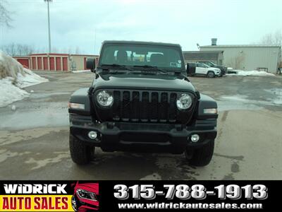 2022 Jeep Gladiator Sport   - Photo 2 - Watertown, NY 13601