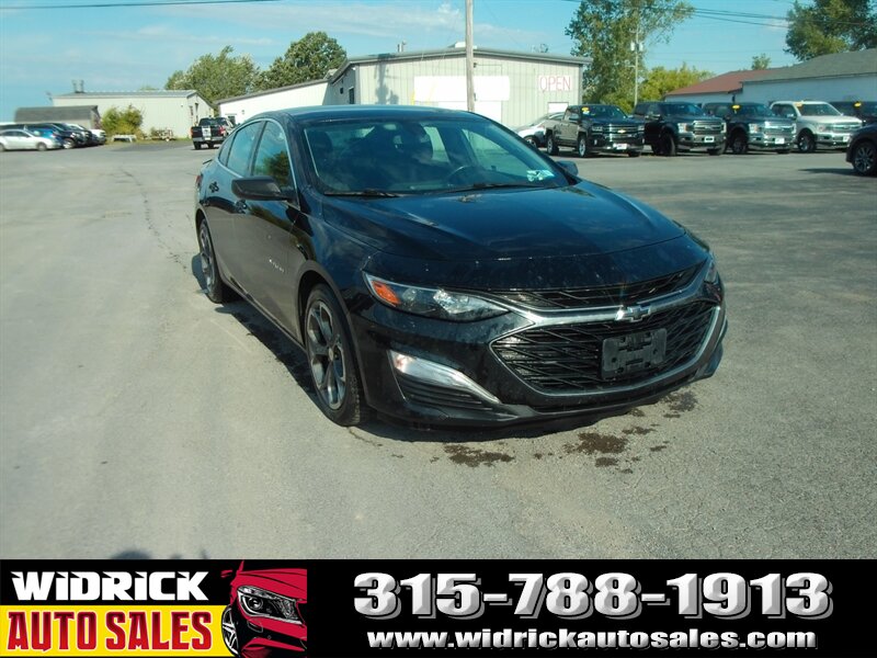 2019 Chevrolet Malibu RS   - Photo 1 - Watertown, NY 13601