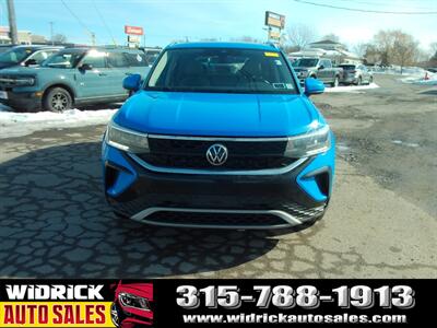 2023 Volkswagen Taos 1.5T SE   - Photo 2 - Watertown, NY 13601