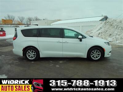 2021 Chrysler Voyager LX   - Photo 4 - Watertown, NY 13601