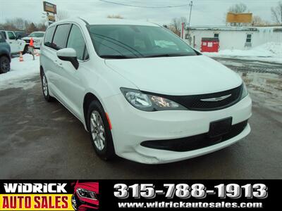 2021 Chrysler Voyager LX   - Photo 1 - Watertown, NY 13601