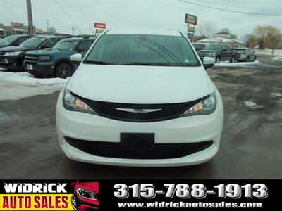 2021 Chrysler Voyager LX   - Photo 2 - Watertown, NY 13601