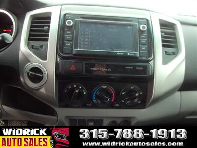 2015 Toyota Tacoma Base V6   - Photo 8 - Watertown, NY 13601