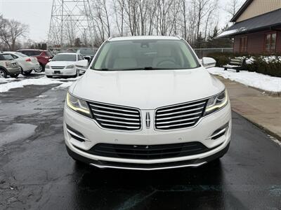 2015 Lincoln MKC Reserve AWD   - Photo 2 - Flushing, MI 48433
