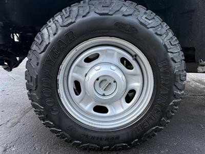 2016 Ford F-250 Super Duty XL  4X4 - Photo 10 - Flushing, MI 48433