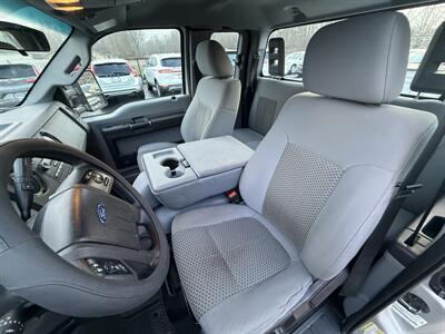 2016 Ford F-250 Super Duty XL  4X4 - Photo 12 - Flushing, MI 48433