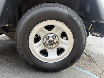 1999 Jeep Wrangler Sport  4X4 - Photo 36 - Flushing, MI 48433