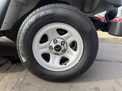 1999 Jeep Wrangler Sport  4X4 - Photo 35 - Flushing, MI 48433