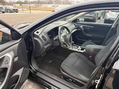 2015 Nissan Altima 2.5  S - Photo 11 - Flushing, MI 48433