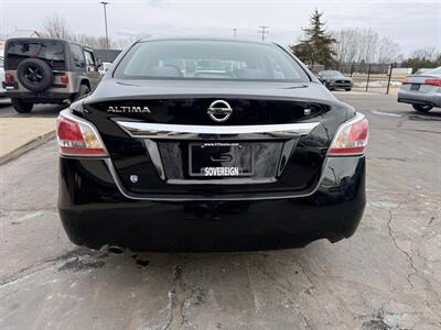 2015 Nissan Altima 2.5  S - Photo 4 - Flushing, MI 48433