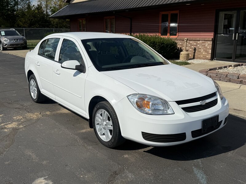 2005 Chevrolet Cobalt LS   - Photo 1 - Flushing, MI 48433