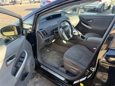 2011 Toyota Prius Three Hybrid - Photo 13 - Flushing, MI 48433
