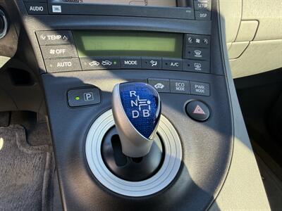 2011 Toyota Prius Three Hybrid - Photo 19 - Flushing, MI 48433