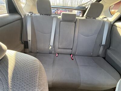 2011 Toyota Prius Three Hybrid - Photo 12 - Flushing, MI 48433