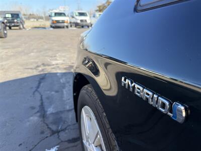 2011 Toyota Prius Three Hybrid - Photo 9 - Flushing, MI 48433