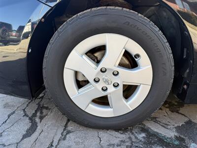 2011 Toyota Prius Three Hybrid - Photo 29 - Flushing, MI 48433