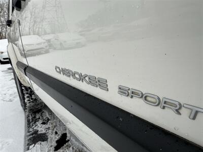 2001 Jeep Cherokee Sport 4X4 - Photo 32 - Flushing, MI 48433