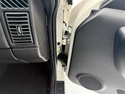 2001 Jeep Cherokee Sport 4X4 - Photo 31 - Flushing, MI 48433