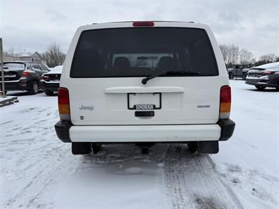 2001 Jeep Cherokee Sport 4X4 - Photo 6 - Flushing, MI 48433