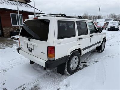 2001 Jeep Cherokee Sport 4X4 - Photo 7 - Flushing, MI 48433