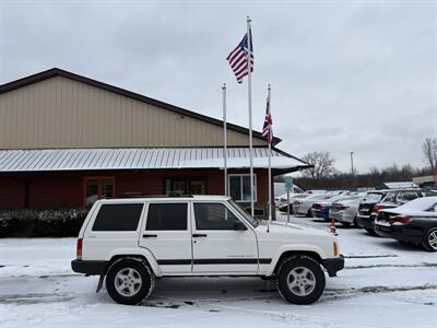 2001 Jeep Cherokee Sport 4X4 - Photo 4 - Flushing, MI 48433