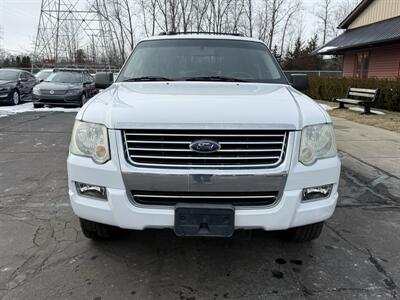 2009 Ford Explorer XLT  4WD V8 - Photo 2 - Flushing, MI 48433
