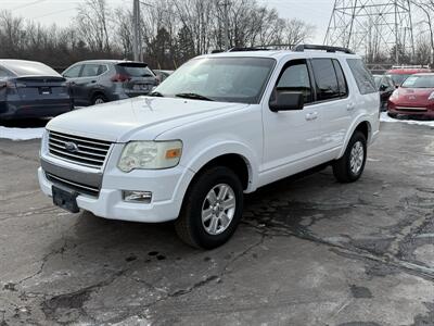 2009 Ford Explorer XLT  4WD V8 - Photo 3 - Flushing, MI 48433