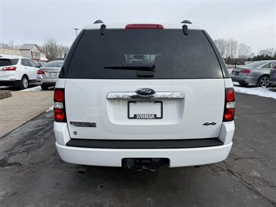 2009 Ford Explorer XLT  4WD V8 - Photo 8 - Flushing, MI 48433