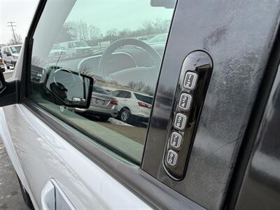 2009 Ford Explorer XLT  4WD V8 - Photo 11 - Flushing, MI 48433