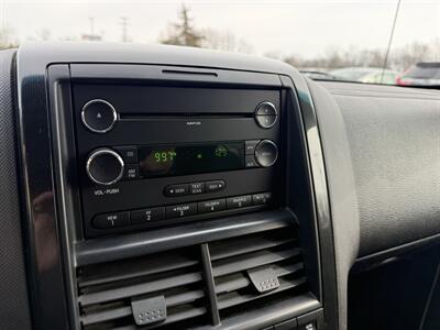 2009 Ford Explorer XLT  4WD V8 - Photo 17 - Flushing, MI 48433