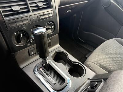 2009 Ford Explorer XLT  4WD V8 - Photo 16 - Flushing, MI 48433