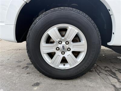 2009 Ford Explorer XLT  4WD V8 - Photo 12 - Flushing, MI 48433