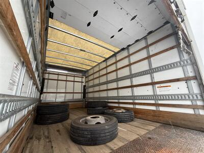 2016 Ford F-450 Super Duty 6.8L V10  16' x 8' x 8' Box Truck - Photo 12 - Flushing, MI 48433