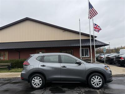 2018 Nissan Rogue S  AWD - Photo 4 - Flushing, MI 48433