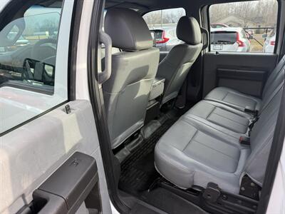 2014 Ford F-250 Super Duty XL Crew Cab 4X4 - Photo 19 - Flushing, MI 48433