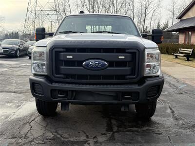 2014 Ford F-250 Super Duty XL Crew Cab 4X4 - Photo 2 - Flushing, MI 48433